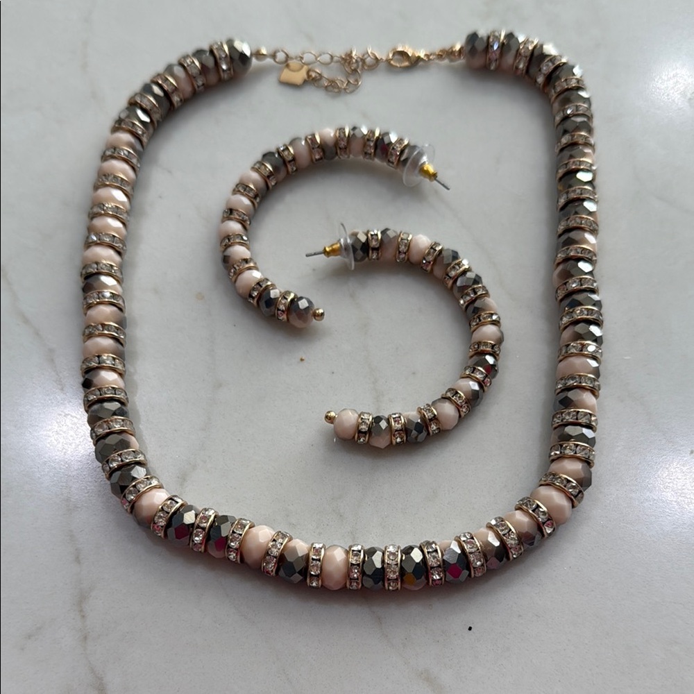 Elegant Beaded Necklace and Earring Set parklane only worn a couple of times.